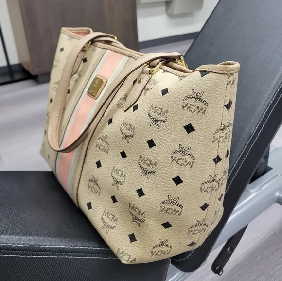 MCM Ltd. Ed. Cream and peach Visetos Zippered Tote - Picture 3 of 13